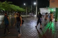 Con 30º el calor no da tregua en la noche santiagueña