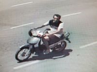 Un cadete dejó en marcha la moto y se fue a entregar un pedido: La robaron
