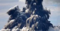 Un tsunami golpeó a Japón tras  la erupción del volcán en Tonga