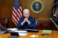 Biden promete a Zelenski 500 millones de dólares más en ayuda en la guerra contra Rusia
