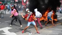 La Policía desalojó a los manifestantes del frente del Congreso