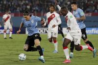 Uruguay y Perú juegan un partido clave por un pasaje directo a Qatar 