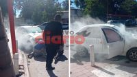 Automóvil sufrió un principio de incendio en avenida Belgrano y Lamadrid