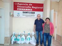 Comenzó la entrega de insumos de siembra a pequeños productores de Fernández 