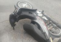 Un adolescente falleció tras derrapar con su moto